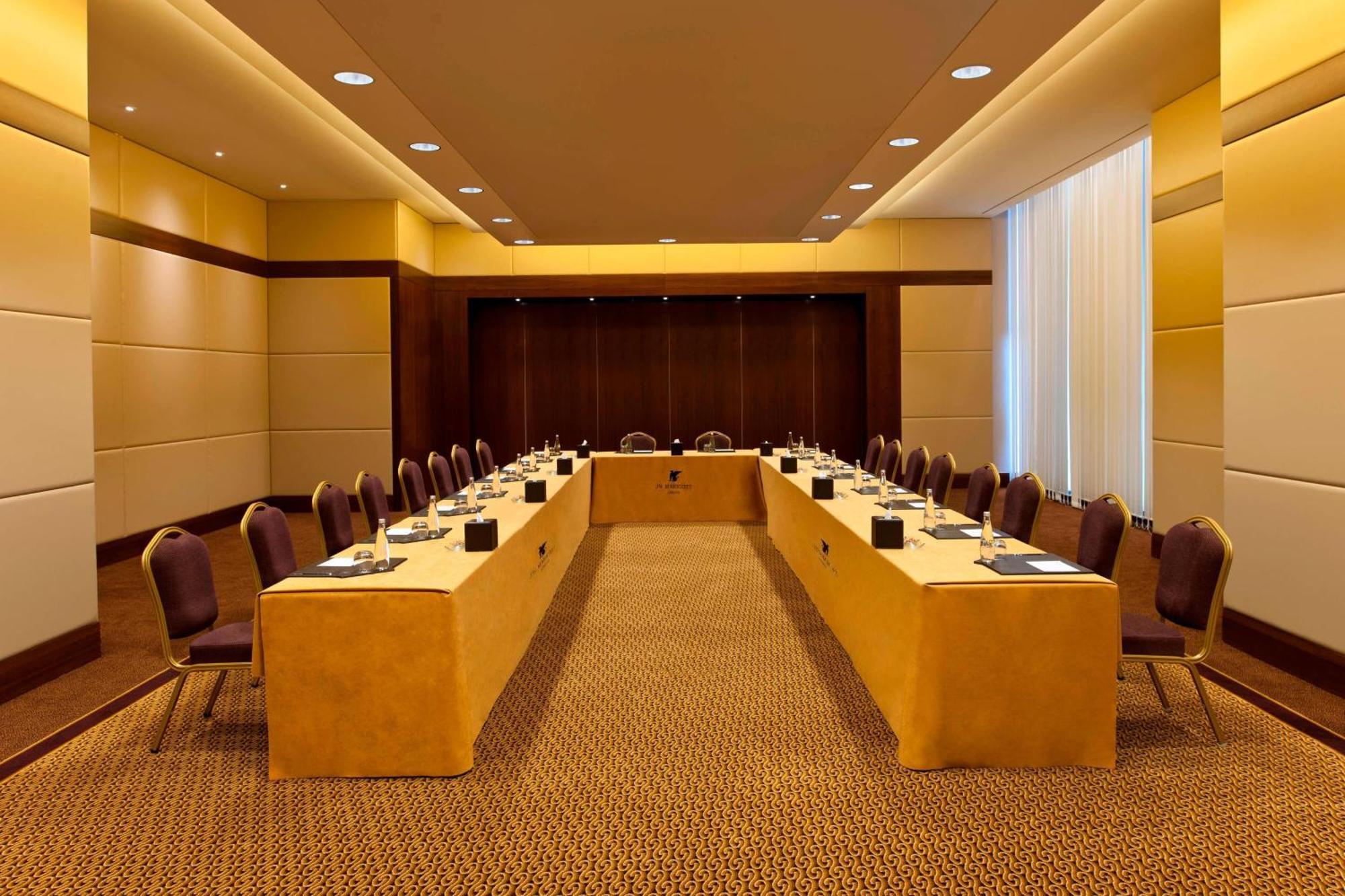 Jw Marriott Hotel 5*