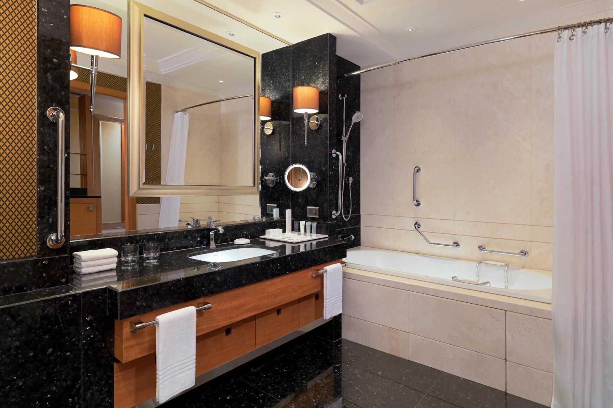Jw Marriott Hotel 5*